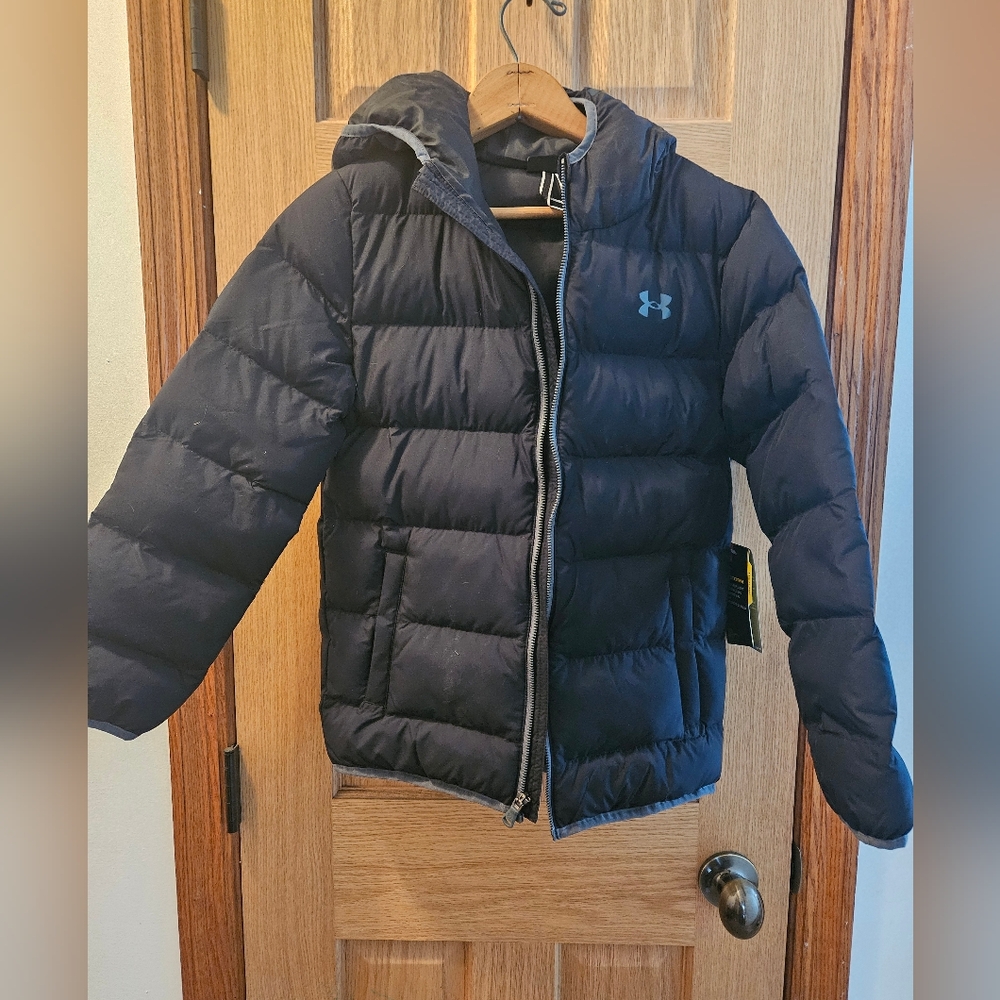 Brand New Youth Under Armour Black Puffer Jacket, Size Medium